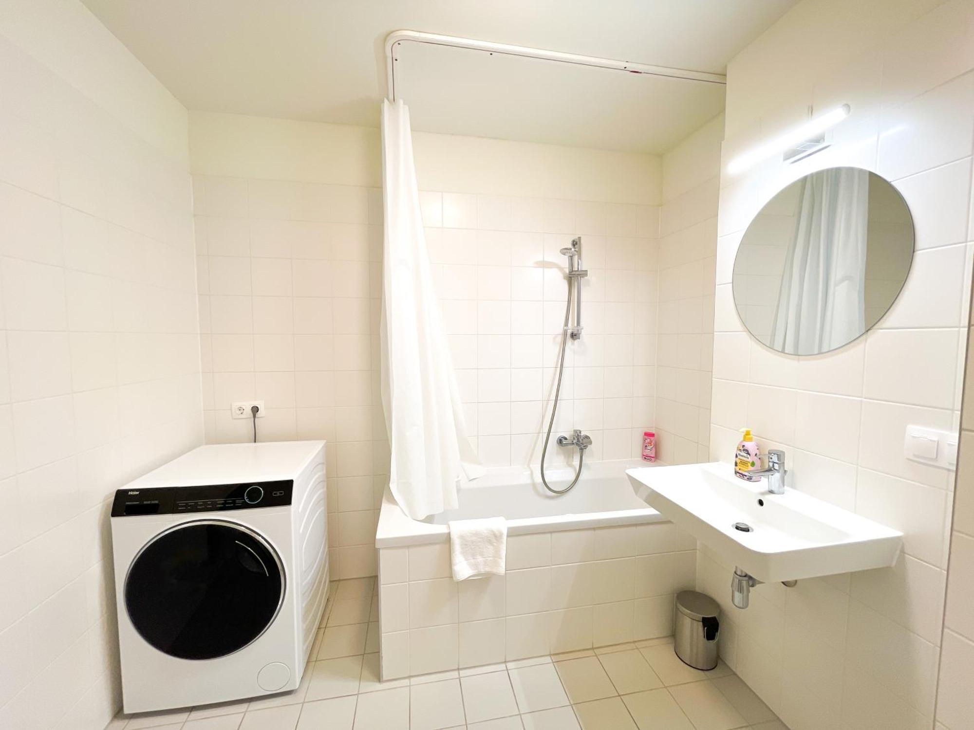 Whats-App Self-Check-In - 1Br Apartment, Near Airport,15 Min To Center Wien Rum bild
